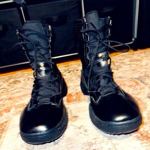 NIKE TACTICAL BOOTS